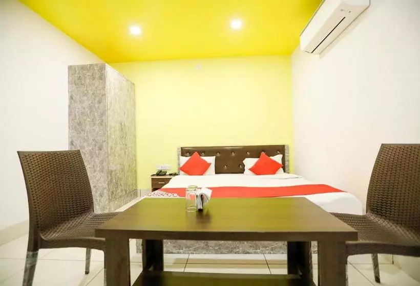 Hotelli Oyo 67162  Apple Inn