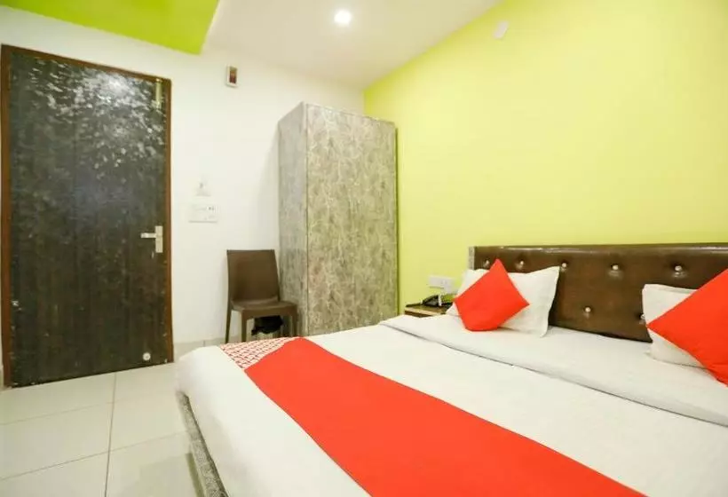 Hotelli Oyo 67162  Apple Inn