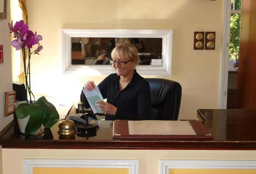 Отель Beechwood