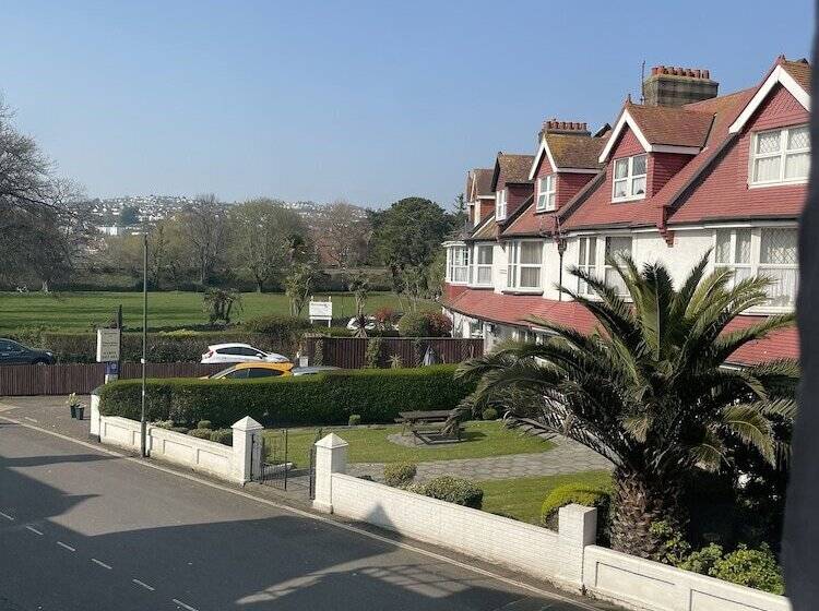 ホテル Cherwood Guest House