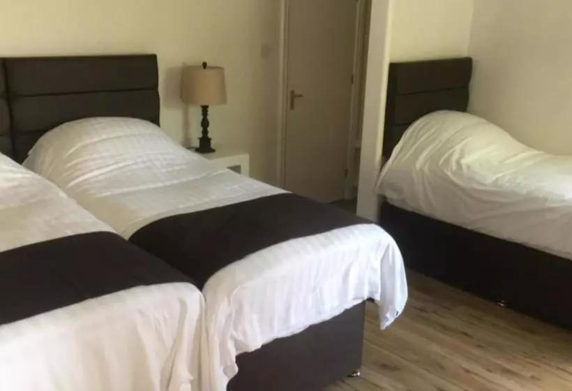 هتل Five Bells Inn