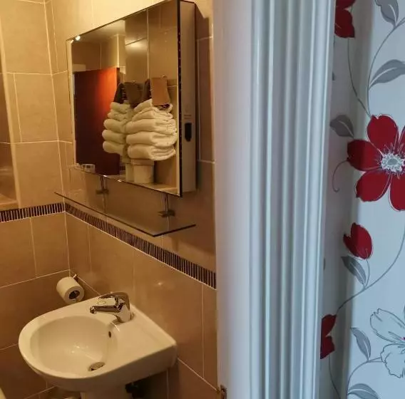 هتل Gifford House