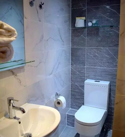 هتل Gifford House