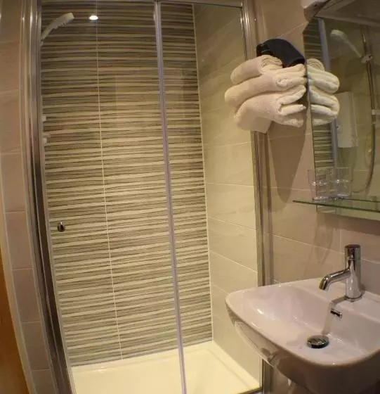 هتل Gifford House