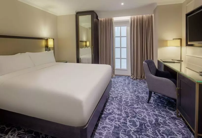 בית מלון כפרי Hilton London Euston