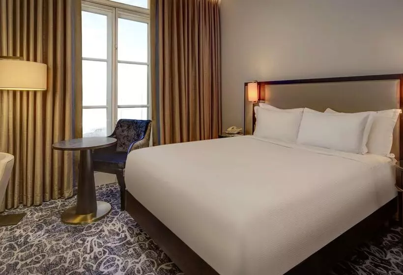 בית מלון כפרי Hilton London Euston