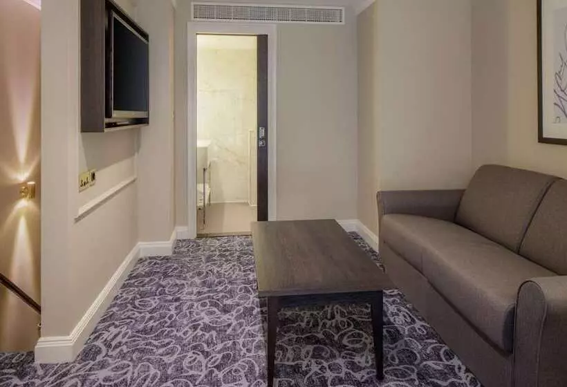 בית מלון כפרי Hilton London Euston