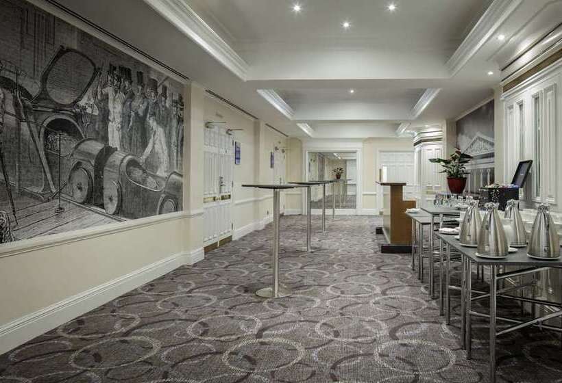 هتل Hilton London Euston