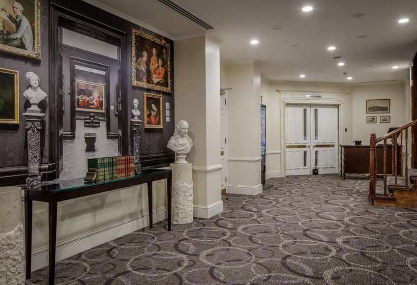 هتل Hilton London Euston