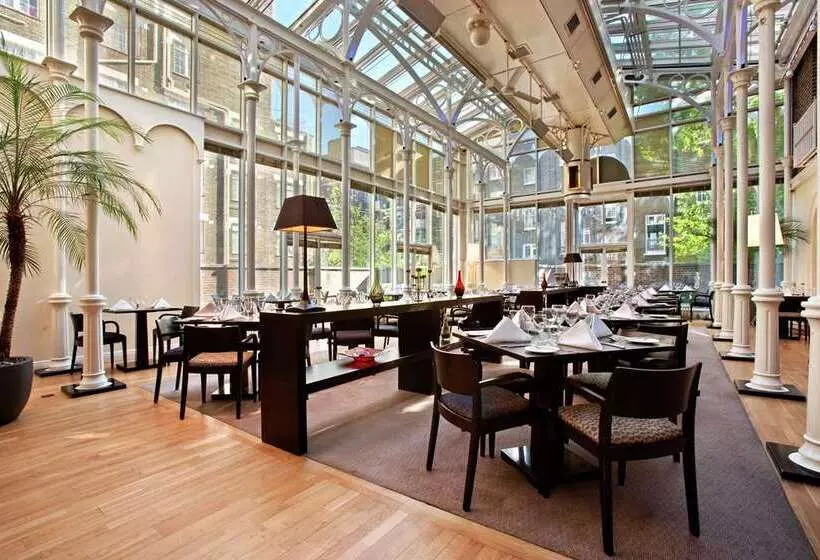 בית מלון כפרי Hilton London Euston