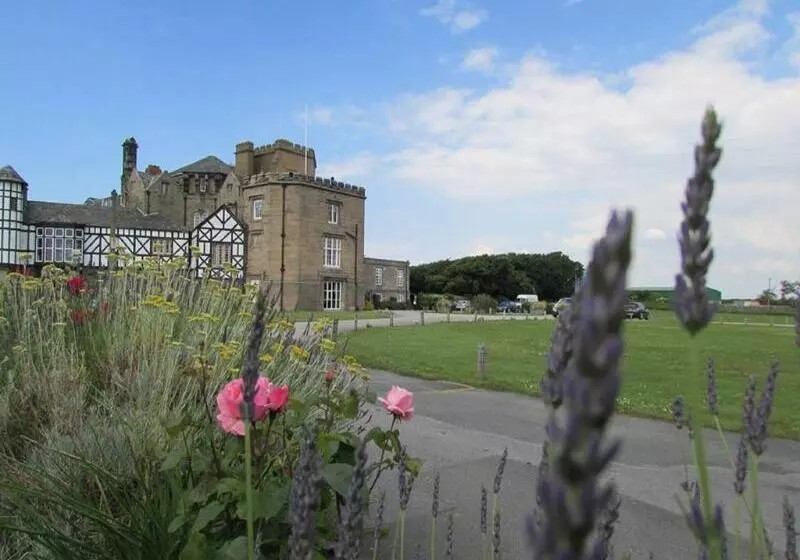 Hotel Leasowe Castle