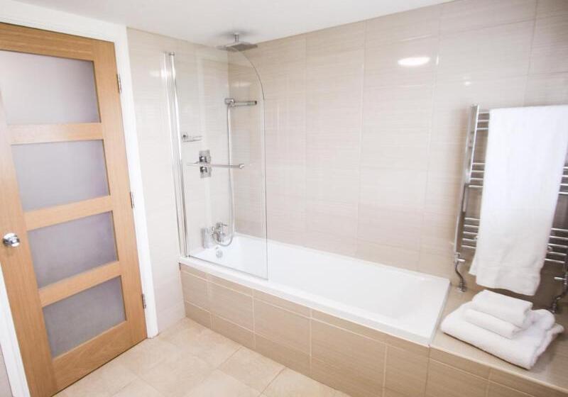 Hotel Leasowe Castle