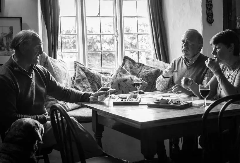 Отель Lifton Hall