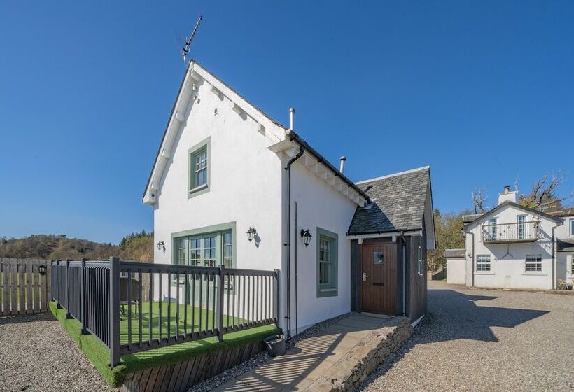 Отель Oak Tree Inn