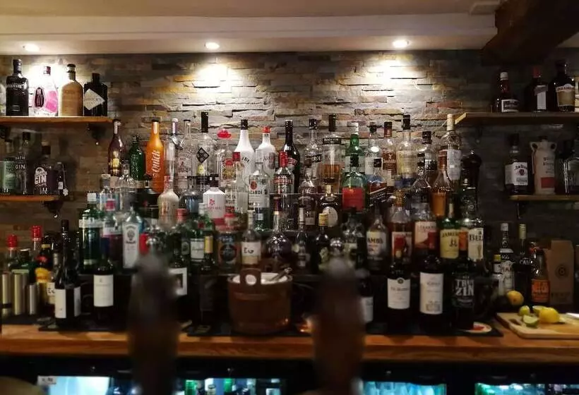 فندق The Hood Arms