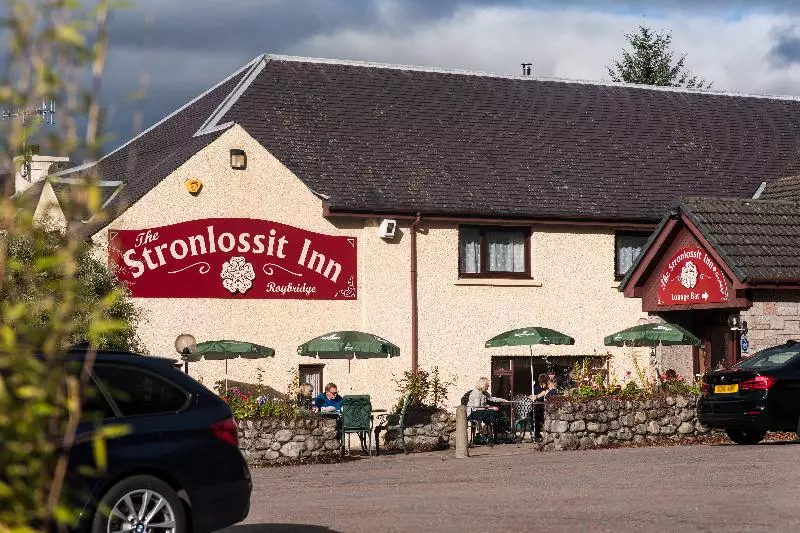 ホテル The Stronlossit Inn