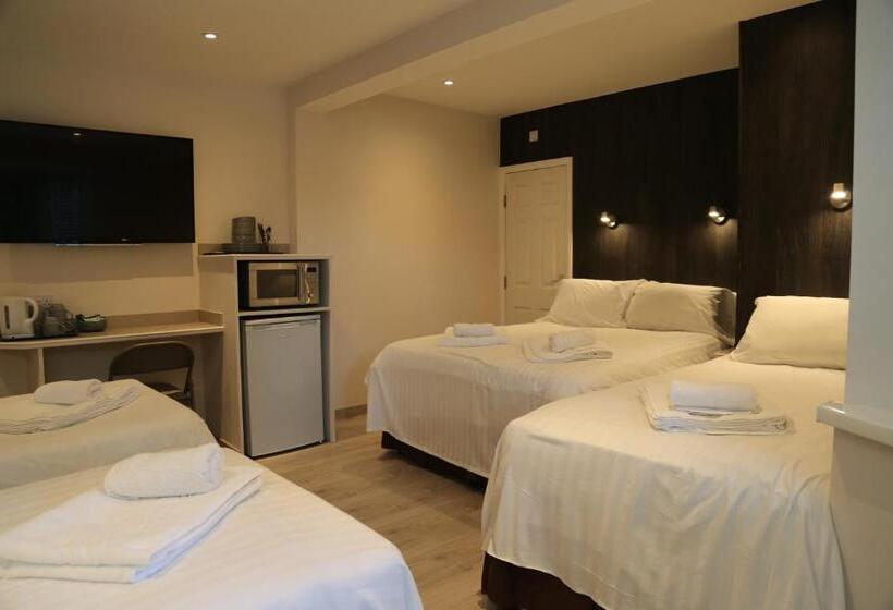 ペンション Debden Guest House