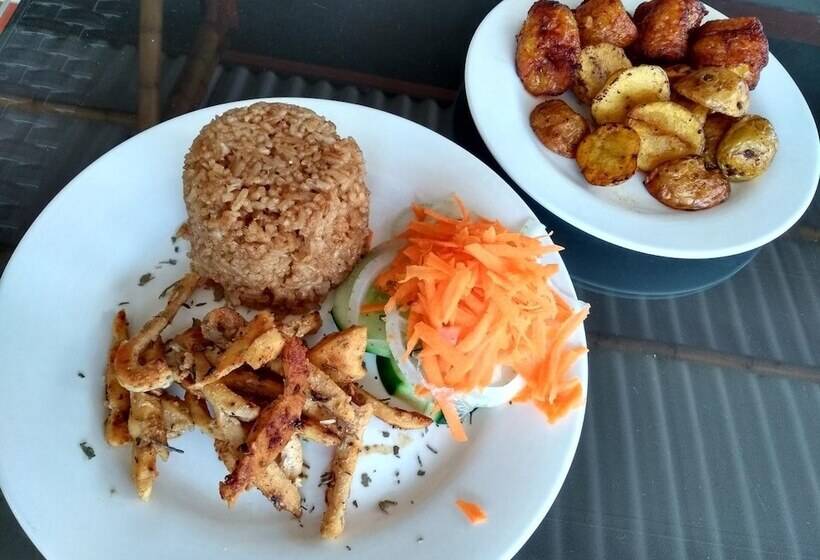 هتل La Rivera Playa Palomino