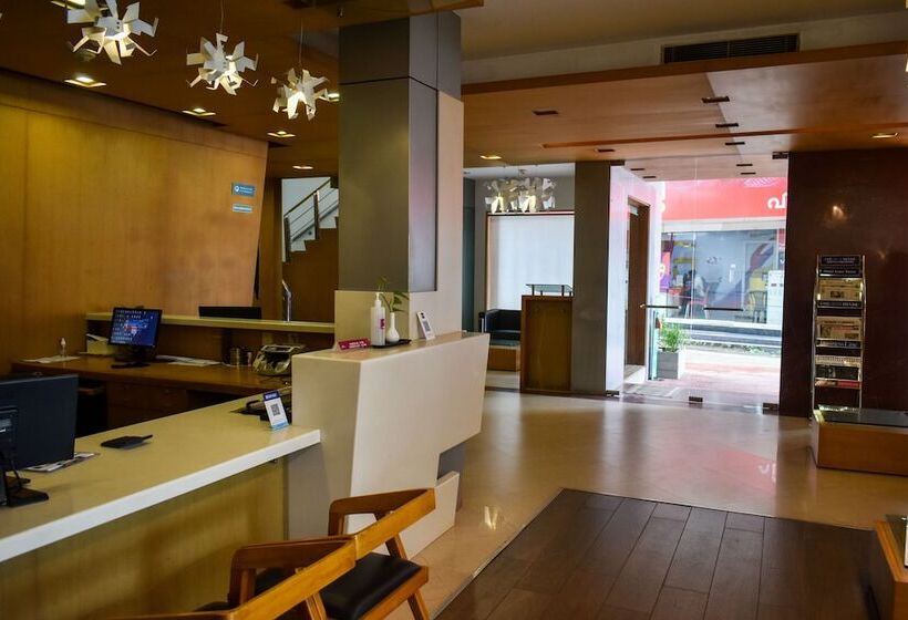 בית מלון כפרי Nexstay Asma Tower