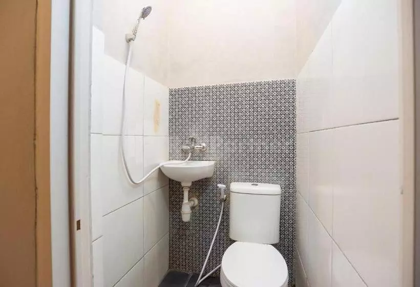 ユースホステル J&b Rooms Utan Kayu Jakarta Mitra Reddoorz