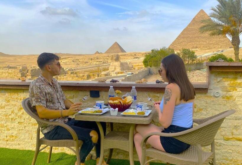 تختخواب و صبحانه Key Of Pyramids View Inn