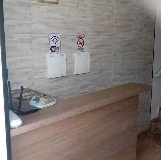 簡易ホテル Pousada Ararat