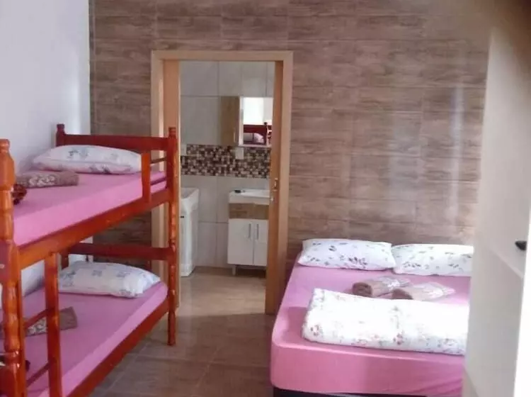 簡易ホテル Pousada Ararat