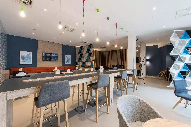 Hotelli Holiday Inn Express Warsaw   Mokotow, An Ihg