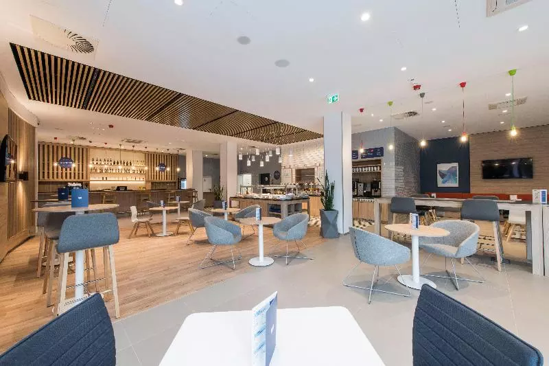 Hotelli Holiday Inn Express Warsaw   Mokotow, An Ihg