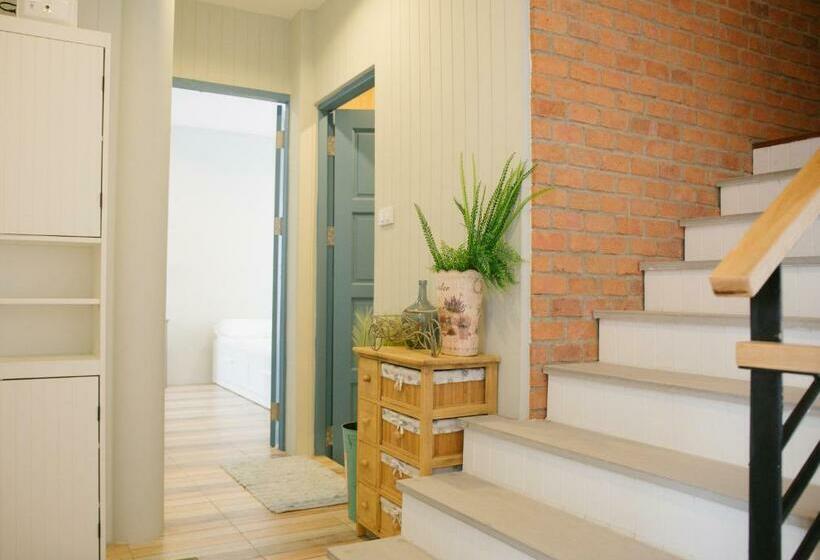 Fio's House By The Sea