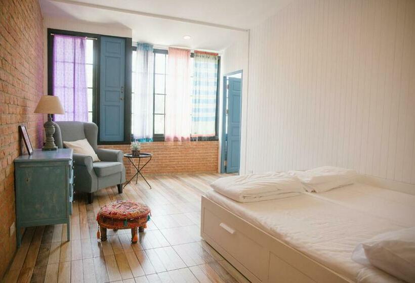 Fio's House By The Sea