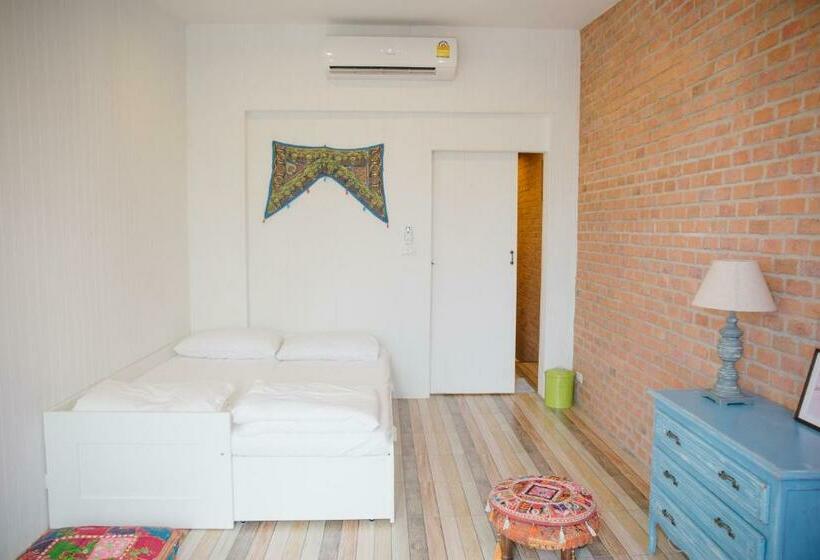 Fio's House By The Sea