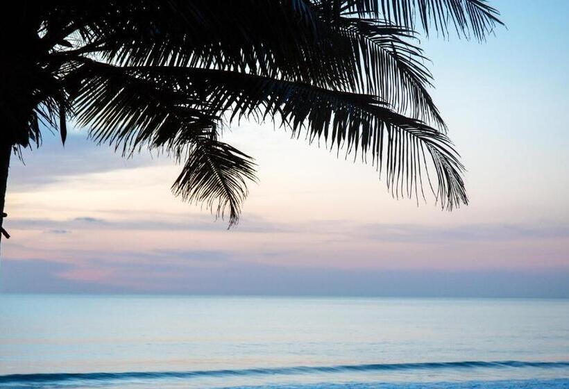 Fio's House By The Sea