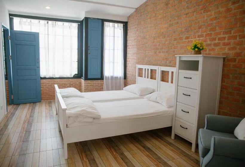 Fio's House By The Sea