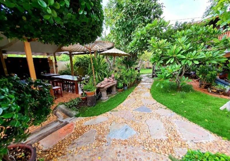 فندق Baan Saranrom