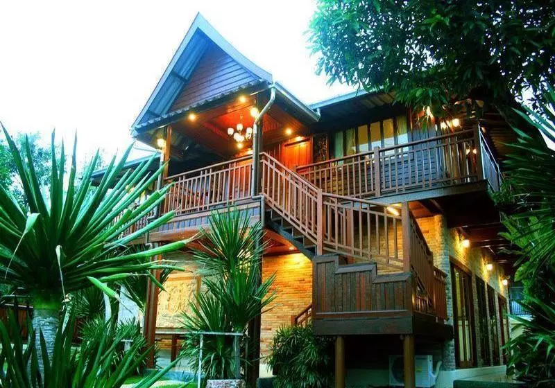 ホテル Baan Saranrom