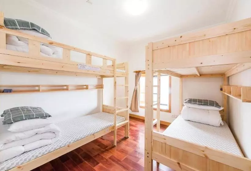 هتل Lee Home Youth Hostel