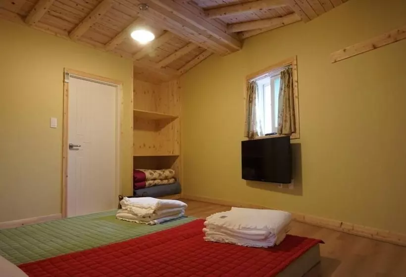 Jeonju Cheonnyeoneui Achim Hanok Pension