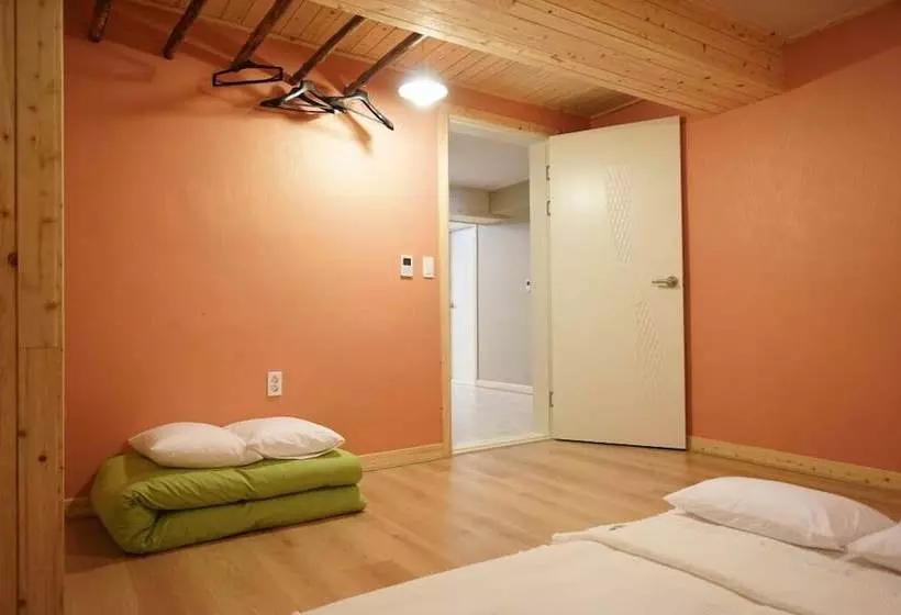 Jeonju Cheonnyeoneui Achim Hanok Pension