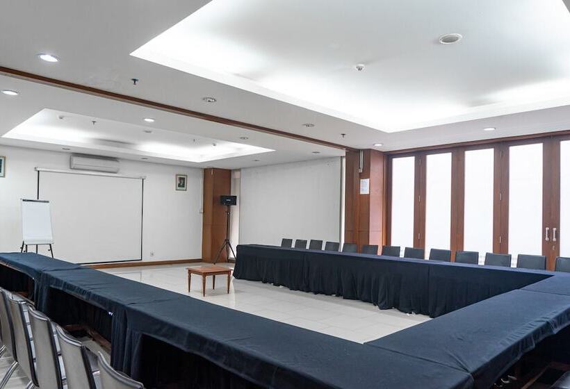 بنسيون Reddoorz Plus Near Blok M Square