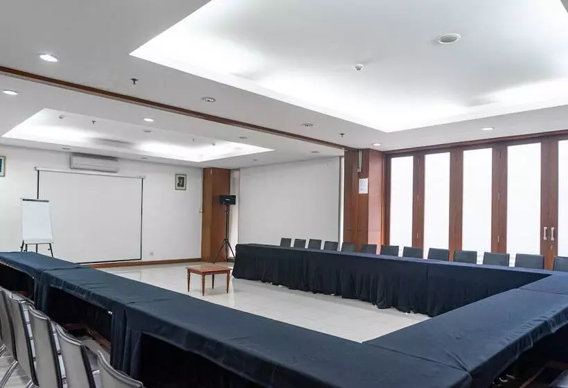 ペンション Reddoorz Plus Near Blok M Square