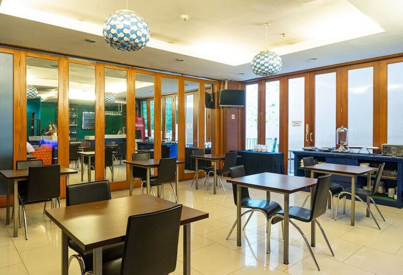 بنسيون Reddoorz Plus Near Blok M Square