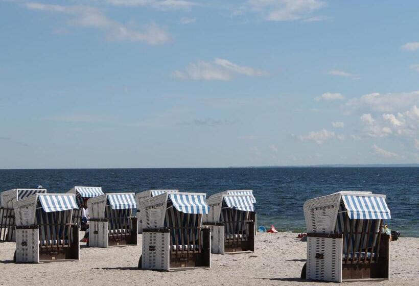 Cozy Apartment In Klütz With Garden
