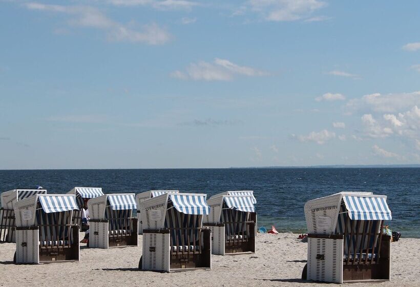 Cozy Apartment In Klütz With Garden