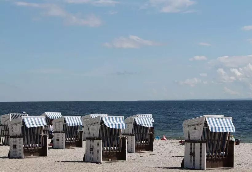 Cozy Apartment In Klütz With Garden