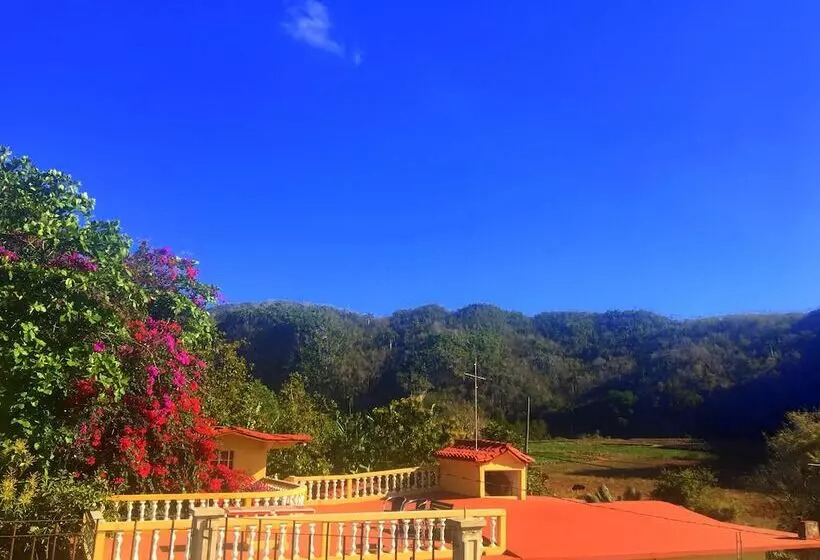 Hotelli Hostal Mozangel