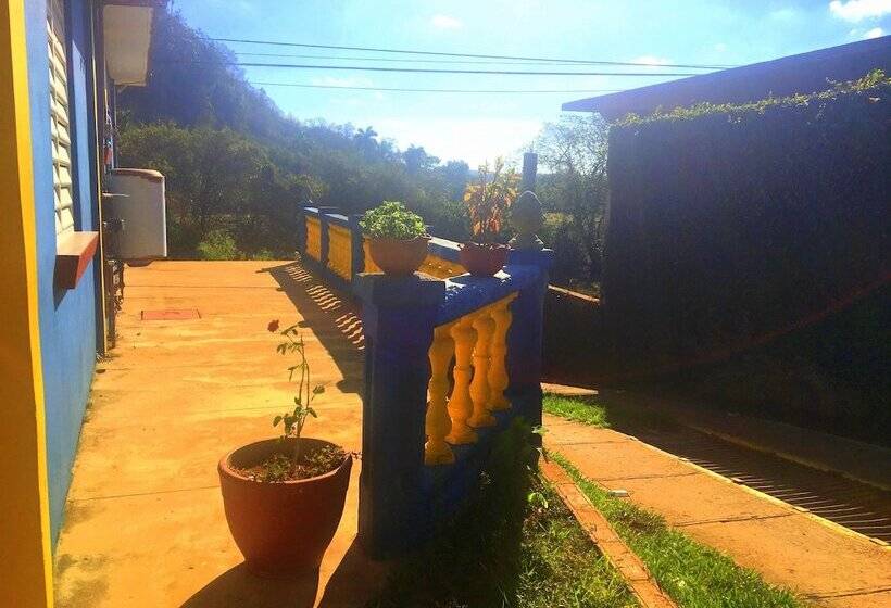 هتل Hostal Mozangel