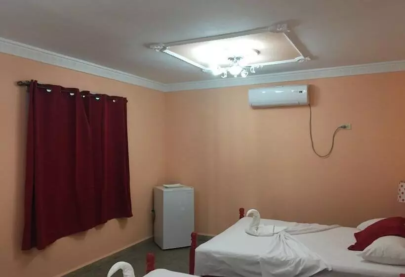 Hotelli Hostal Mozangel