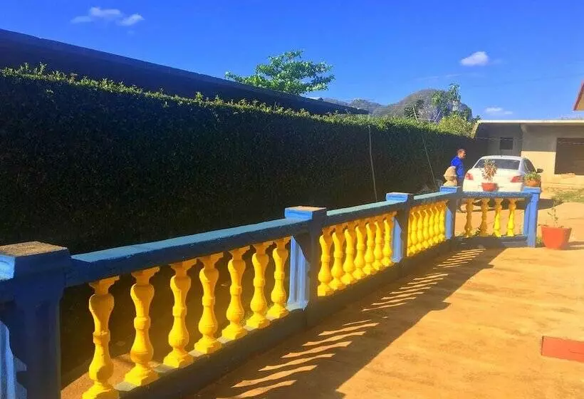 Hotelli Hostal Mozangel