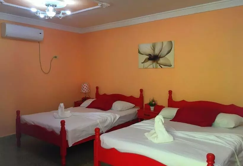 Hotelli Hostal Mozangel